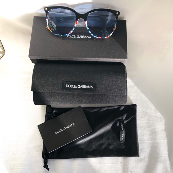 Dolce & Gabbana Accessories - 🆕Dolce & Gabanna wayfarer sunglass
